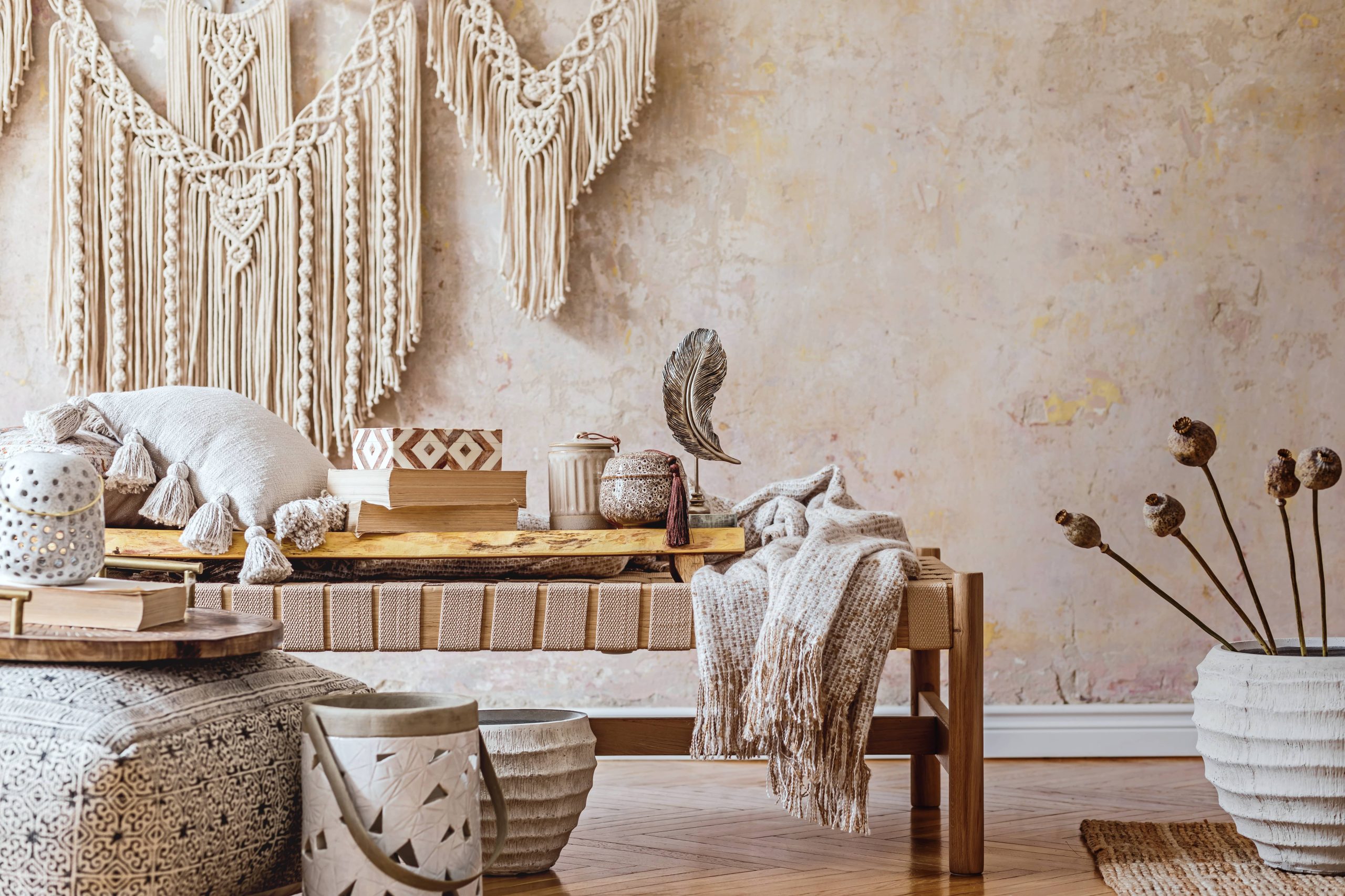Using Mirrors in Interior Design Offers Numerous Benefits